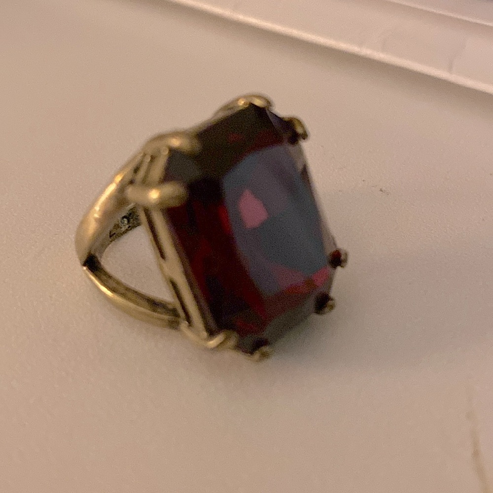 Chloe+Isabel Retro Glam Plum Ring; Size 7; Matches Necklace